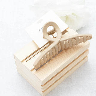 Hair Clip Claw Large with Criss Cross in the Color Beige Judson