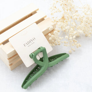 Hair Clip Claw Large with Criss Cross in the Color Olive Judson