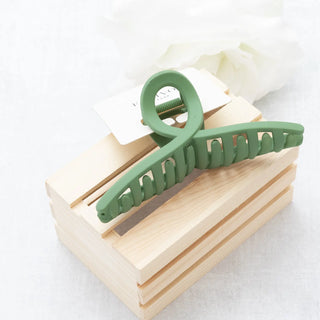 Hair Clip Claw Large with Criss Cross in the Color Olive Judson