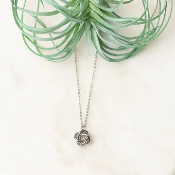 Dreamy Silver-tone Knot Pendant Short Necklace Judson